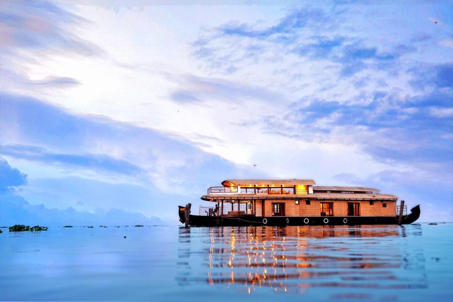 Indraprasthamlakecruise Alappuzha Buitenkant foto